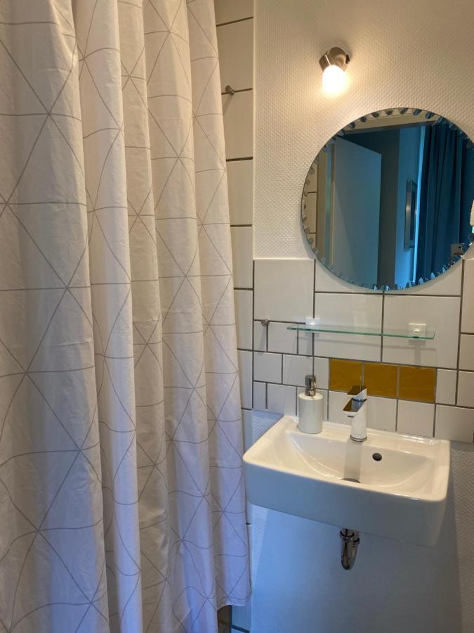Zentrale Ferienwohnung Mit Balkon In Аахен Екстериор снимка