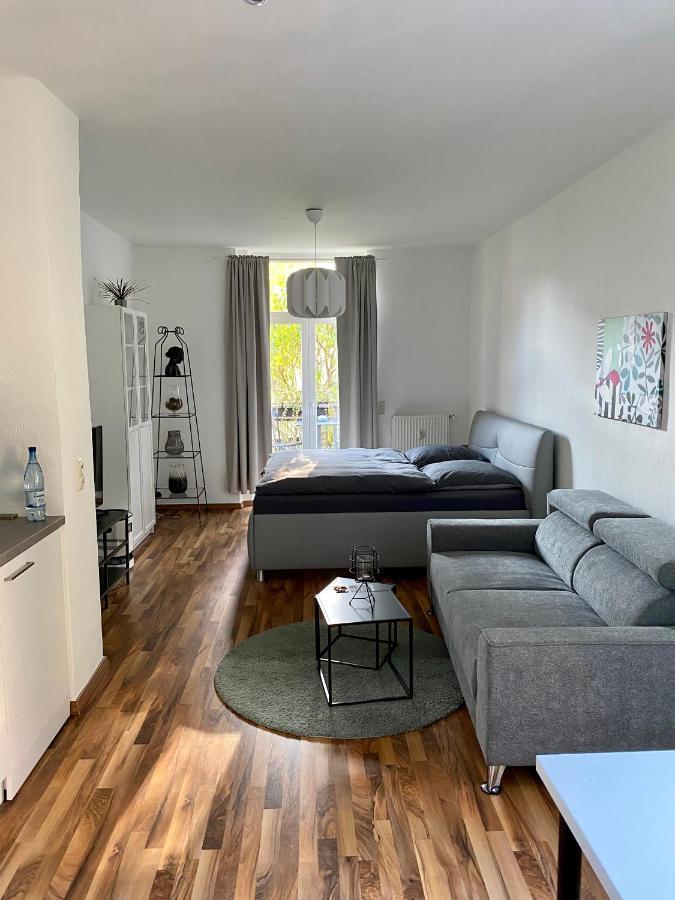 Zentrale Ferienwohnung Mit Balkon In Аахен Екстериор снимка