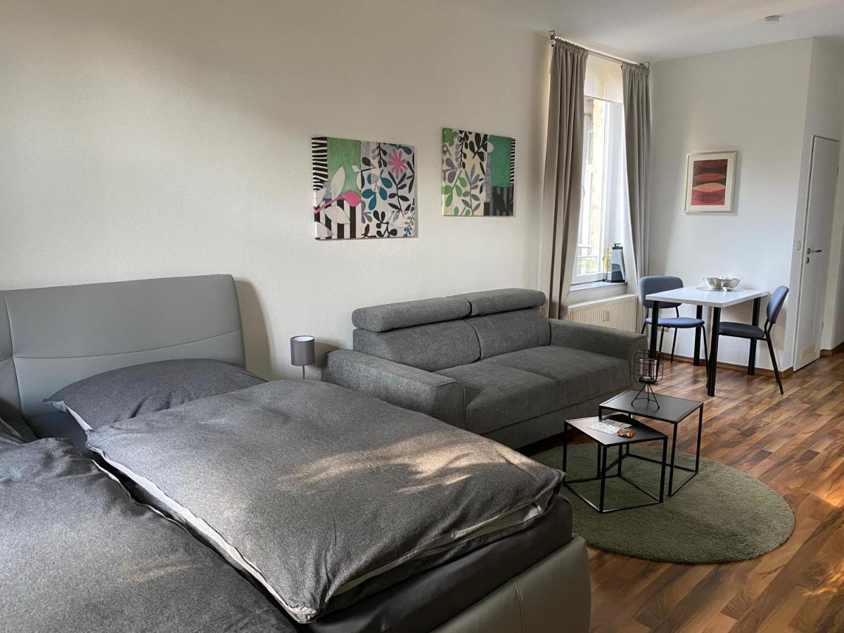 Zentrale Ferienwohnung Mit Balkon In Аахен Екстериор снимка
